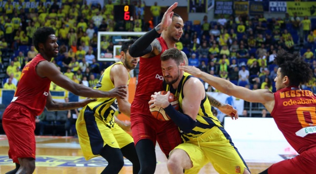 Fenerbahçe'den Galatasaray'a 23 sayı fark Fenerbahçe'den Galatasaray'a 23 sayı fark