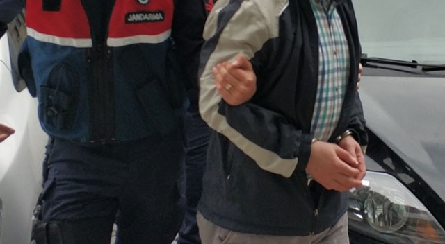 FETÖ'den 6 yıl 3 ay cezası bulunan öğretmen tutuklandı FETÖ'den 6 yıl 3 ay cezası bulunan öğretmen tutuklandı