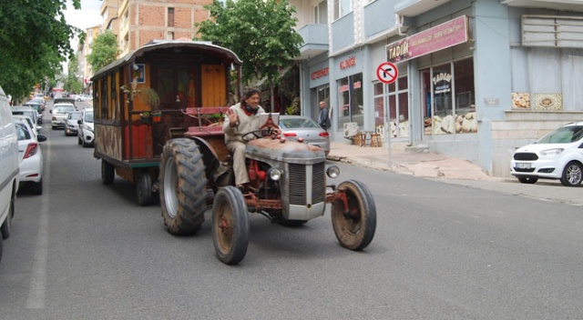 Fransız turist traktörüyle dünya turuna çıktı