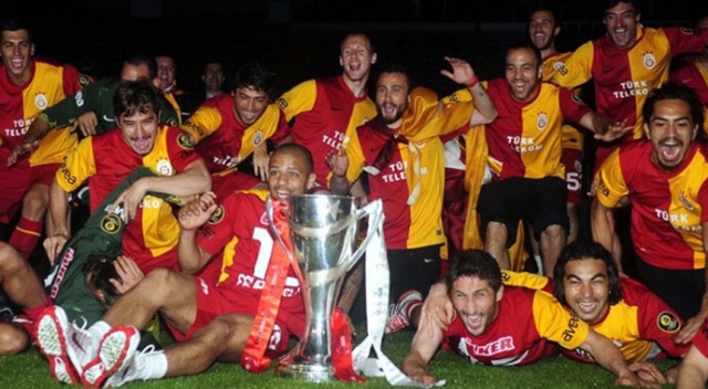 Galatasaray'dan Fenerbahçe'ye '12 Mayıs' göndermesi Galatasaray'dan Fenerbahçe'ye '12 Mayıs' göndermesi