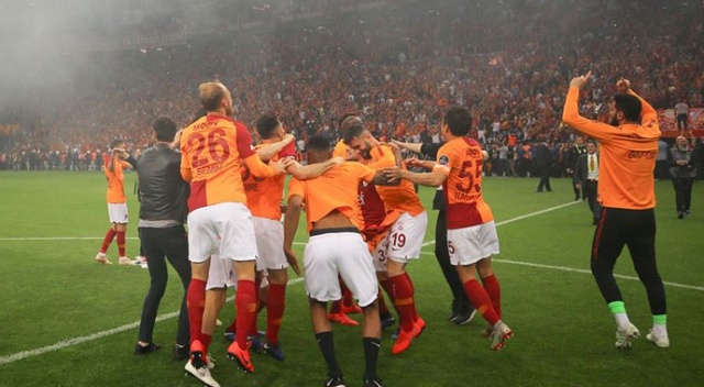 Galatasaray, Fenerbahçe'den unvan aldı Galatasaray, Fenerbahçe'den unvan aldı