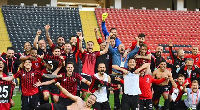 Gençlerbirliği'nin Süper Lig hasreti kısa sürdü Gençlerbirliği'nin Süper Lig hasreti kısa sürdü