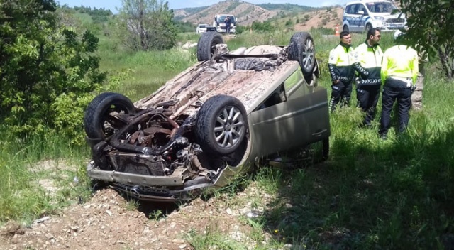 Gölbaşı’nda otomobil takla attı Gölbaşı’nda otomobil takla attı