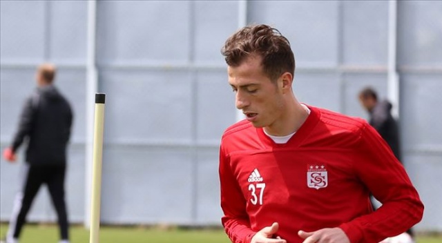 Hakan Arslan'dan 30 maç sonra 'zorunlu mola' Hakan Arslan'dan 30 maç sonra 'zorunlu mola'