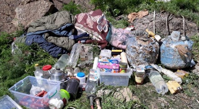 Hakkari'deki operasyonda mühimmat ve patlayıcı ele geçirildi Hakkari'deki operasyonda mühimmat ve patlayıcı ele geçirildi
