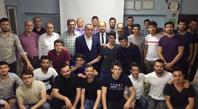 İhlas Vakfı Çukurova Erkek Öğrenci Yurdu’nda mezuniyet coşkusu