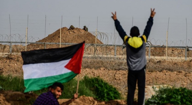 İsrail gazetesi "Yüzyılın Anlaşması"nı yayımladı