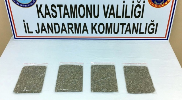 Jandarmadan uyuşturucu satıcılarına şafak operasyonu Jandarmadan uyuşturucu satıcılarına şafak operasyonu