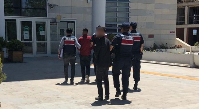 Kafe ve okulları hedef alan uyuşturucu tacirlerine operasyon: 2 tutuklama Kafe ve okulları hedef alan uyuşturucu tacirlerine operasyon: 2 tutuklama