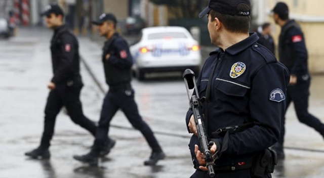 Kayseri'de 125 polisle eş zamanlı operasyon Kayseri'de 125 polisle eş zamanlı operasyon