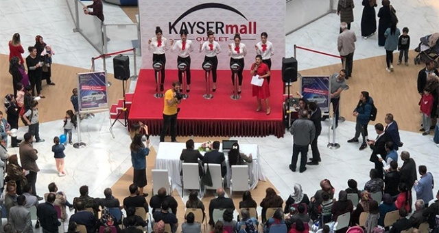 KAYSERmall Outlet müşterisine araba kazandırdı KAYSERmall Outlet müşterisine araba kazandırdı