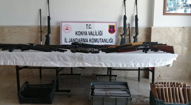 Konya’da silah deposuna dönüştürülen eve jandarma baskını