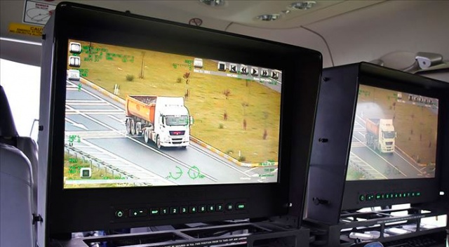 Kural ihlali yapan sürücüler helikopterle denetlendi Kural ihlali yapan sürücüler helikopterle denetlendi