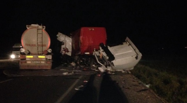 Nusaybin'de TIR ile tankeri çarpıştı: 1 ölü, 1 yaralı