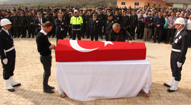 Şehit polis memuru Mevlüt Metin son yolculuğuna uğurlandı