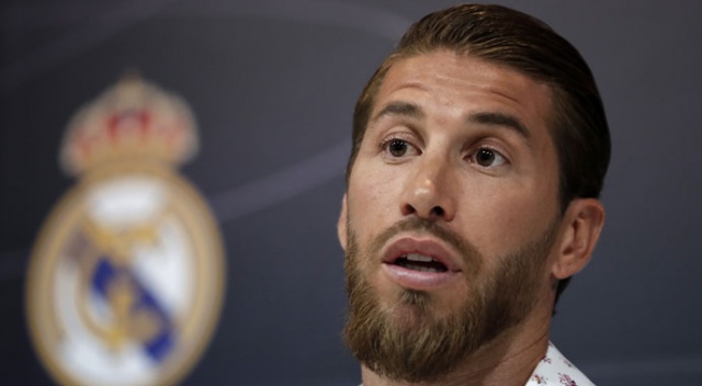 Sergio Ramos, Real Madrid'de kalıyor