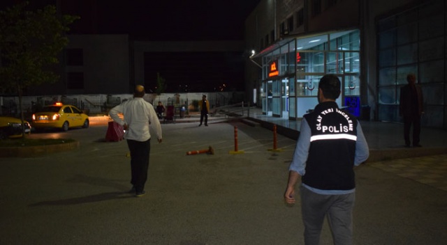 Silahı temizlerken arkadaşını başından vurdu
