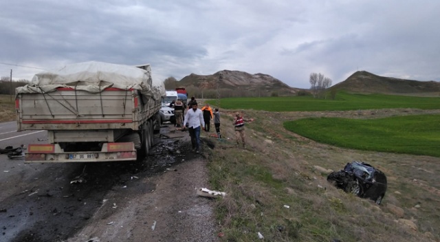 Sivas’ta trafik kazası:2 ölü Sivas’ta trafik kazası:2 ölü