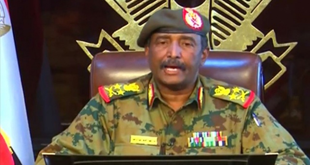 Sudan Askeri Konseyi Başkanı'na Suudi Arabistan’dan zirve daveti Sudan Askeri Konseyi Başkanı'na Suudi Arabistan’dan zirve daveti