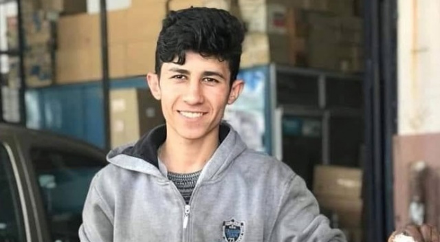 Tamir ettiği traktörün altında kaldı