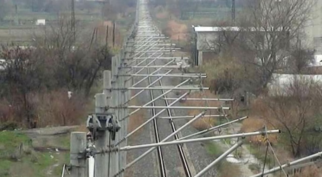 TCDD'den yüksek gerilim uyarısı TCDD'den yüksek gerilim uyarısı