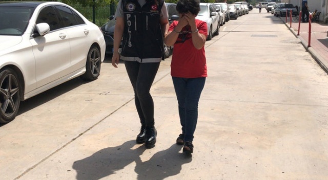 Torbacılık yaptığı ileri sürülen kadın yakalandı Torbacılık yaptığı ileri sürülen kadın yakalandı