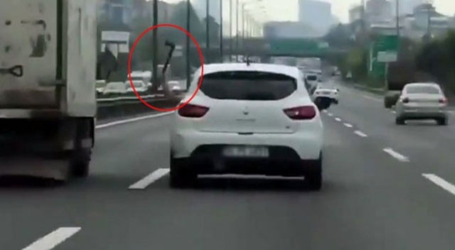 Trafikteki baltalı saldırgan tutuklandı Trafikteki baltalı saldırgan tutuklandı