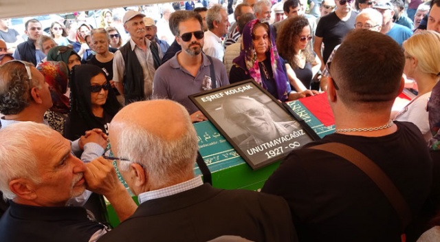 Usta oyuncu Eşref Kolçak son yolculuğuna uğurlandı