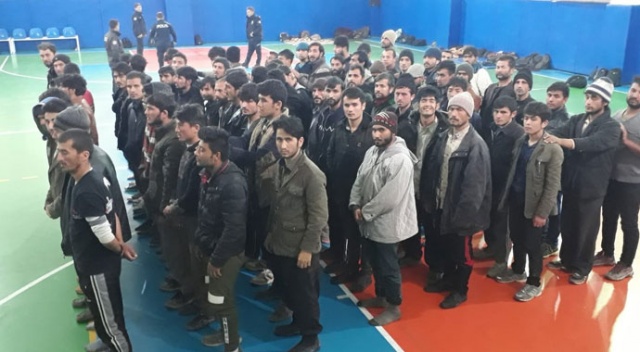Van’da 152 kaçak göçmen yakalandı