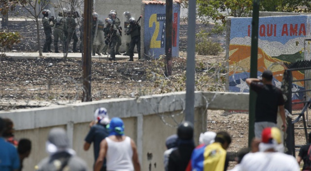 Venezuela&#039;da muhalefet sürekli sokakta kalmayı planlıyor