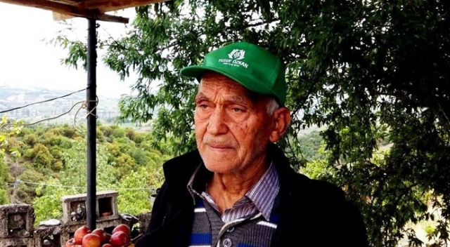 Yaşlı adamın yüzü 15 yıl sonra gelen elektrikle güldü Yaşlı adamın yüzü 15 yıl sonra gelen elektrikle güldü