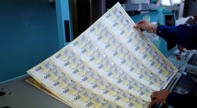 Yeni 100 ve 200 avroluk banknotlar tedavülde Yeni 100 ve 200 avroluk banknotlar tedavülde