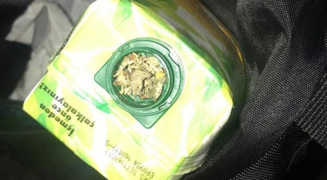 Araç motoru ve meyve suyu kutusunda uyuşturucu bulundu Araç motoru ve meyve suyu kutusunda uyuşturucu bulundu