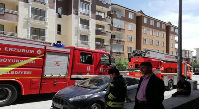 Asansör boşluğunda yakılan çöpler az kalsın faciaya neden oluyordu Asansör boşluğunda yakılan çöpler az kalsın faciaya neden oluyordu