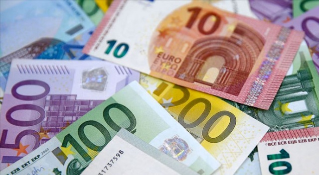 Avro, dolar karşısında ECB sonrası değer kazandı Avro, dolar karşısında ECB sonrası değer kazandı