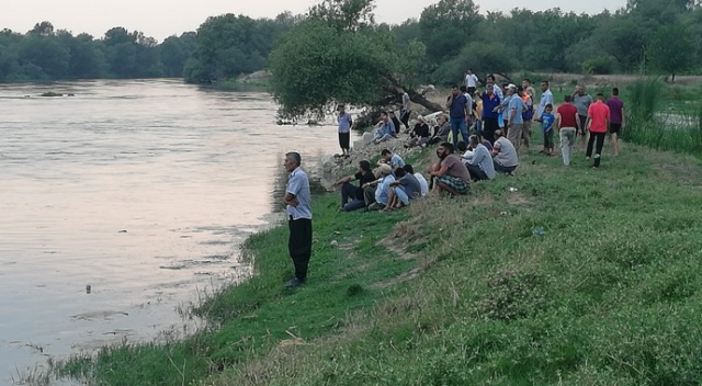 Balık avladığı nehirde kayboldu