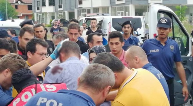 Başına silahı dayayarak intihara kalkıştı Başına silahı dayayarak intihara kalkıştı