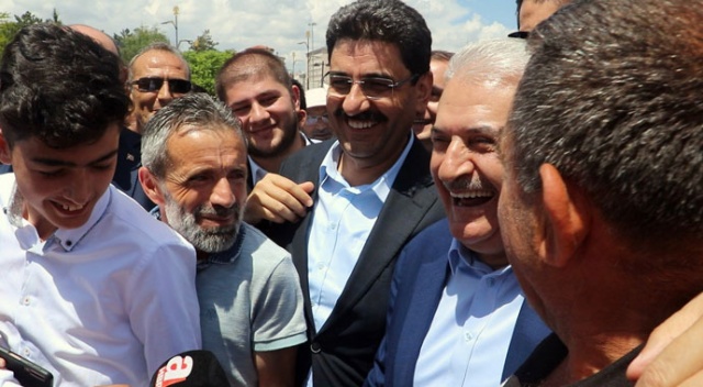 Binali Yıldırım adaşıyla karşılaştı, esprileri peş peşe sıraladı