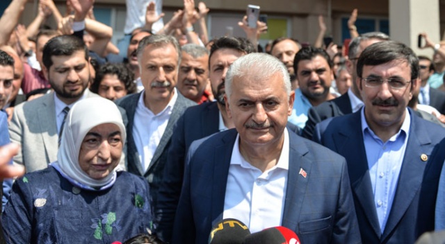 Binali Yıldırım'dan 'sandıkları terk etmeyin' çağrısı Binali Yıldırım'dan 'sandıkları terk etmeyin' çağrısı