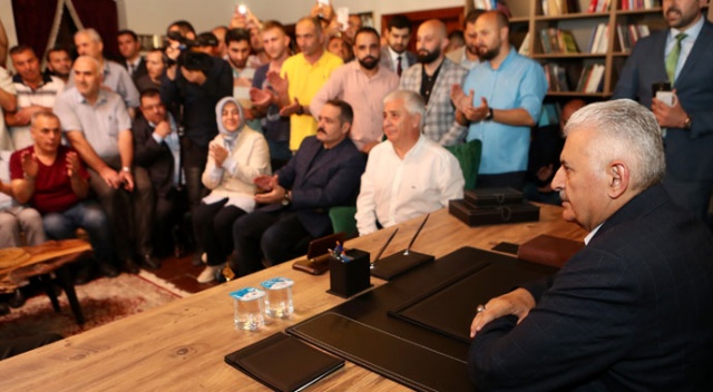 Binali Yıldırım Manav Türkleri Dernekleri Federasyonunu ziyaret etti