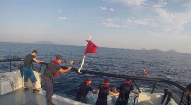 Bodrum açıklarında düzensiz göçmenleri taşıyan tekne battı: Çok sayıda ölü var