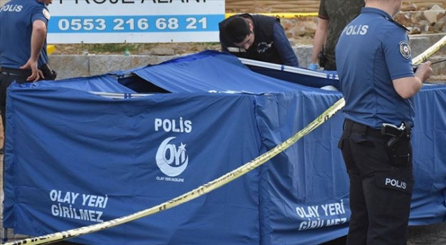 Çekmeköy'de arkadaşını öldüren Özbekistanlı tutuklandı Çekmeköy'de arkadaşını öldüren Özbekistanlı tutuklandı