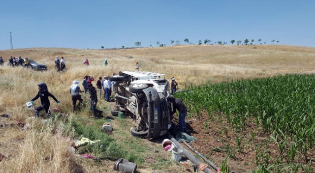 Diyarbakır'da tarım işçilerini taşıyan kamyonet devrildi: 35 yaralı