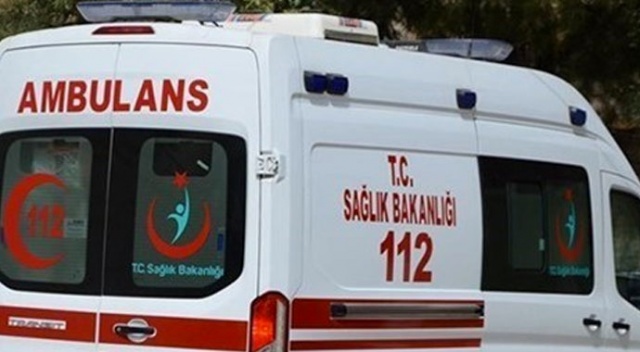 Düğünde halay çekenlere otomobil çarptı Düğünde halay çekenlere otomobil çarptı