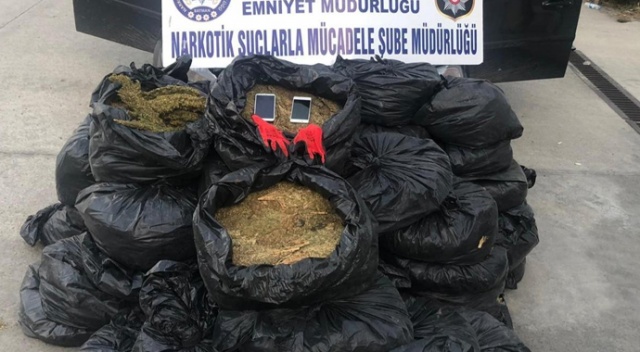 Dur ihtarına uymayarak kaçan araçtan 239 kilogram uyuşturucu çıktı