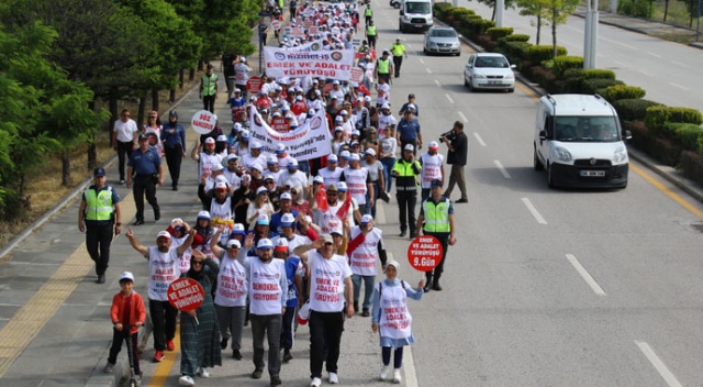 Emek ve Adalet Yürüyüşü 9'uncu gününde devam ediyor Emek ve Adalet Yürüyüşü 9'uncu gününde devam ediyor