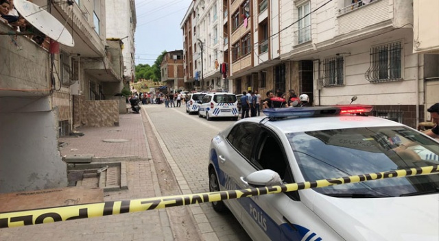 Esenyurt'ta 1'i çocuk 6 kişinin silahla rehin alındığı iddiası polisi harekete geçirdi