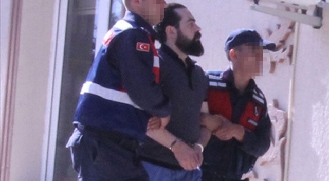 FETÖ firarisi eski yüzbaşı çalılıkların arasında yakalandı FETÖ firarisi eski yüzbaşı çalılıkların arasında yakalandı
