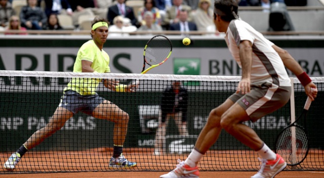 Fransa Açık'ta Nadal, Federer'i geçerek finale yükseldi Fransa Açık'ta Nadal, Federer'i geçerek finale yükseldi