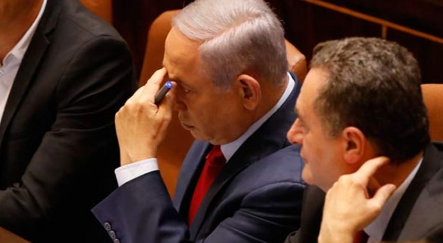 Hezimete uğrayan Netanyahu'dan flaş hamle! İki bakanı görevden aldı